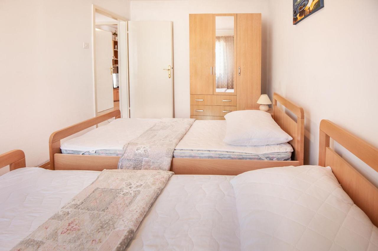 Apartments Milica Kastela Exterior photo