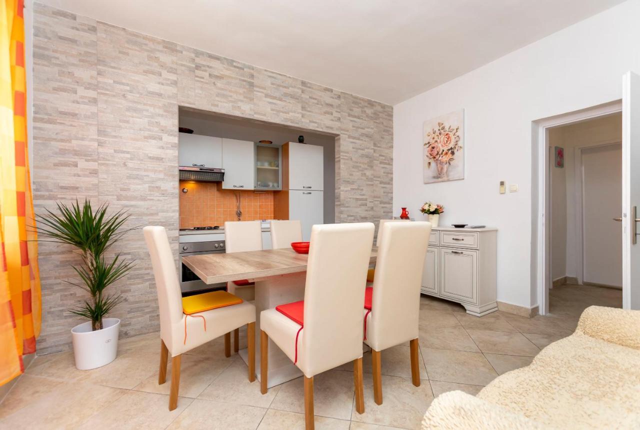 Apartments Milica Kastela Exterior photo