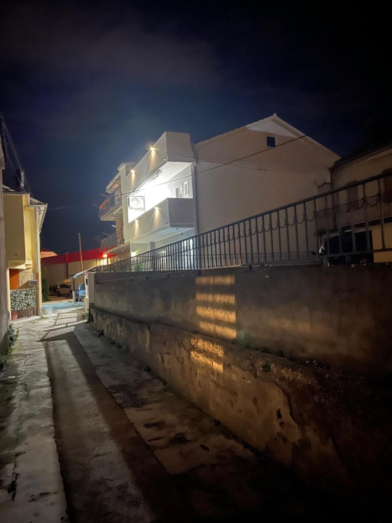 Apartments Milica Kastela Exterior photo
